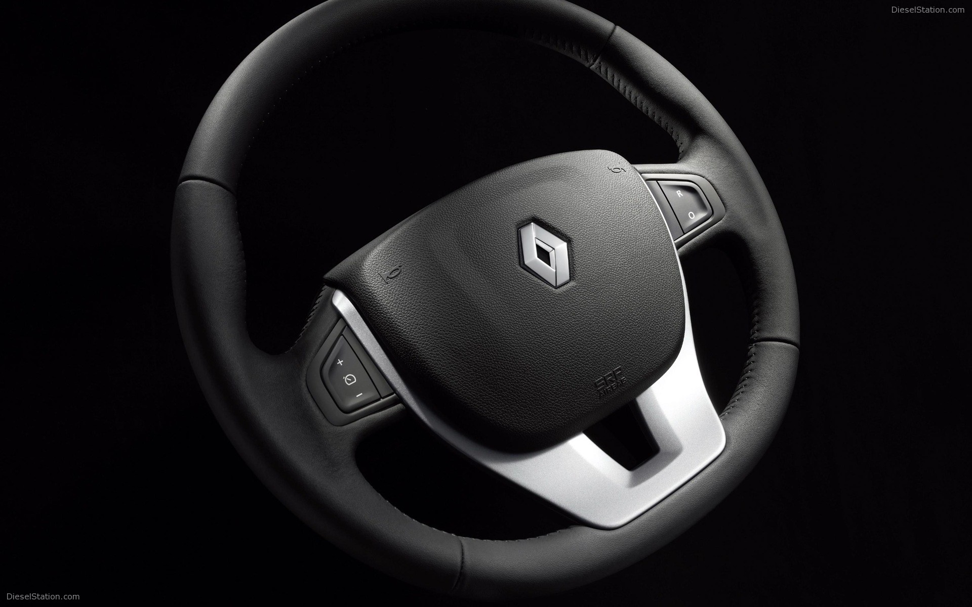 Update: Details emerge of the new Renault Laguna